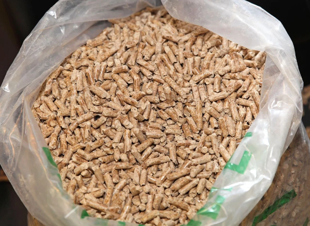 Zakup pelletu przed sezonem wymaga posiadania odpowiedniego miejsca do składowania