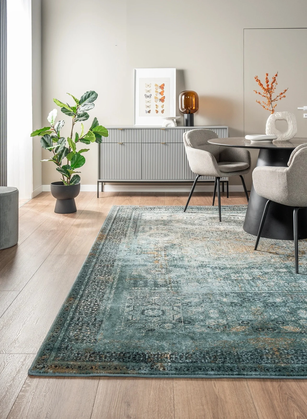 W ofercie Komfort znajdziesz modele tkane maszynowo, jak Omega Mamluk Dark Blue