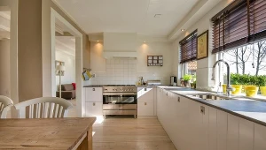 Panele winylowe to nowoczesny materiał podłogowy, który łączy w sobie estetykę z funkcjonalnością