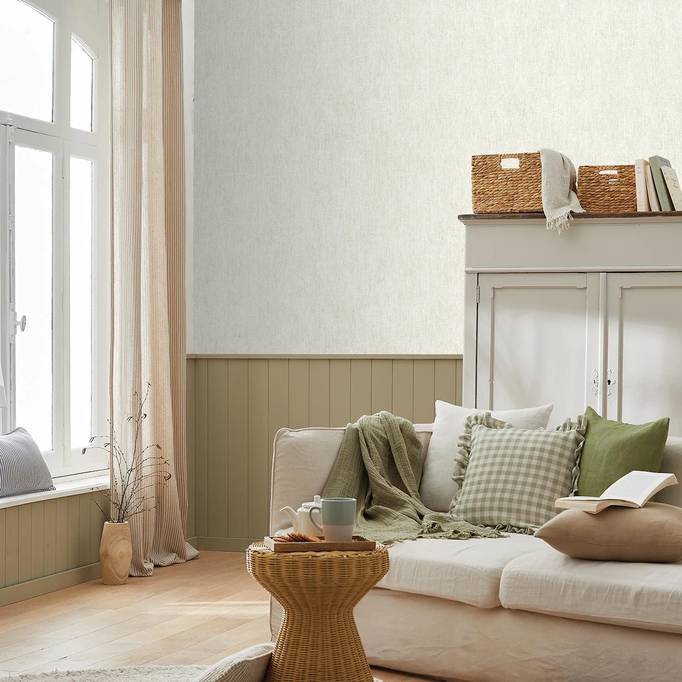 Lustra, zasłony i kolory ścian mogą całkowicie zmienić przestrzeń bez kucia i malowania