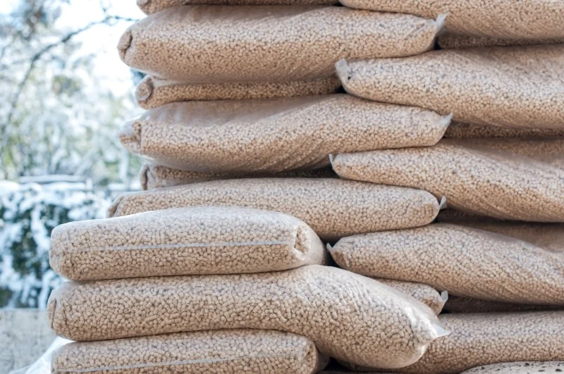 Pellet można przechowywać na zewnątrz, ale należy do tego zapewnić odpowiednie warunki