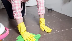 Podpowiadamy, czym czyścić fugi w łazience.