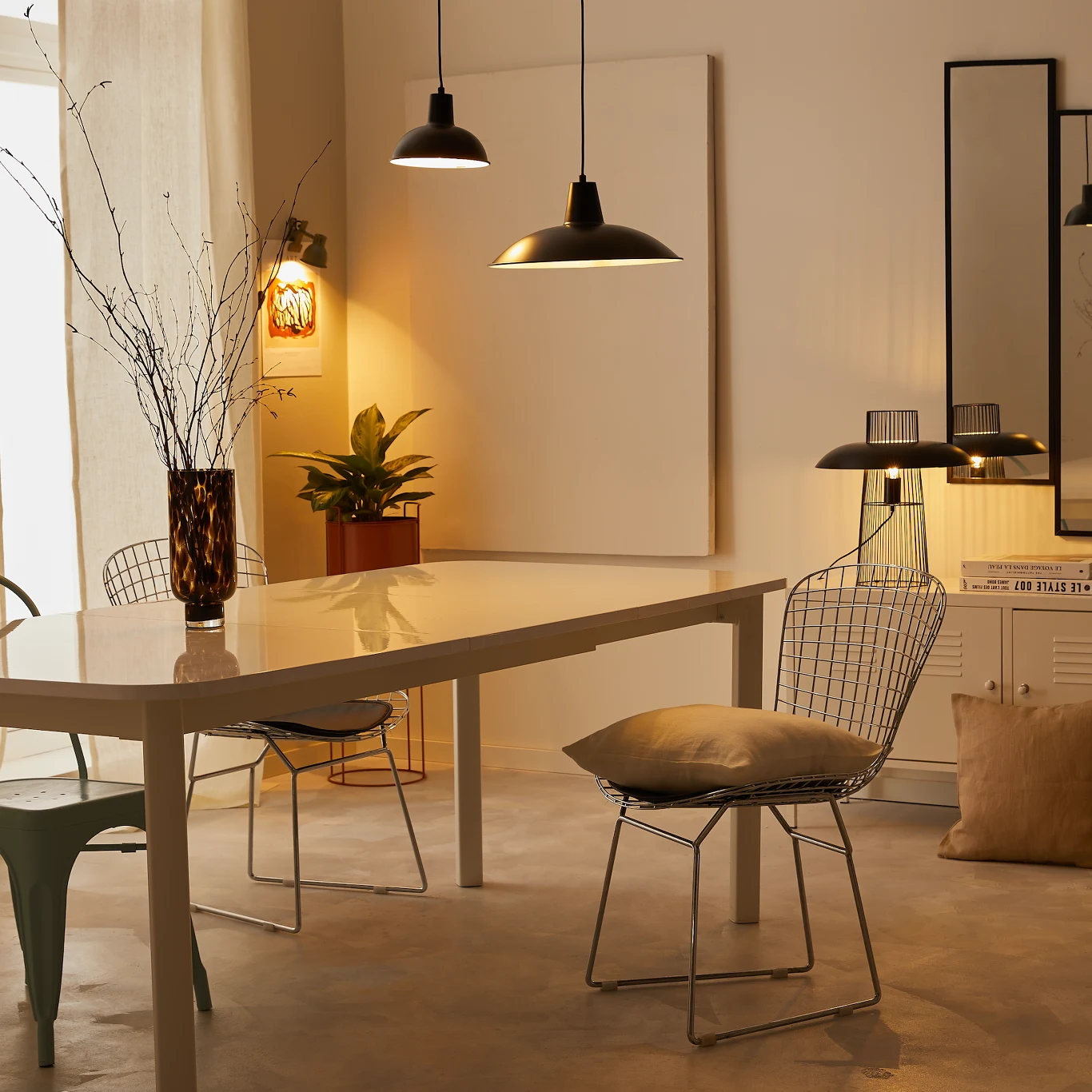 Stylowe lampy wiszące dodają wnętrzu elegancji
