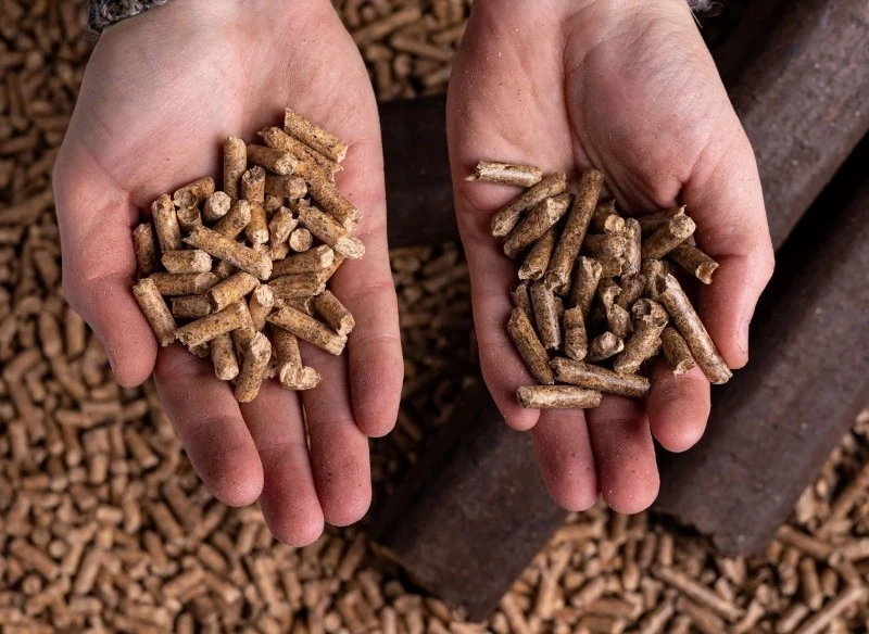 Pellet ze słomy ma niższą jakość opałową niż pellet drzewny