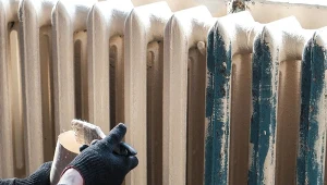 Malowanie kaloryfera krok po kroku. Jaką farbę wybrać?