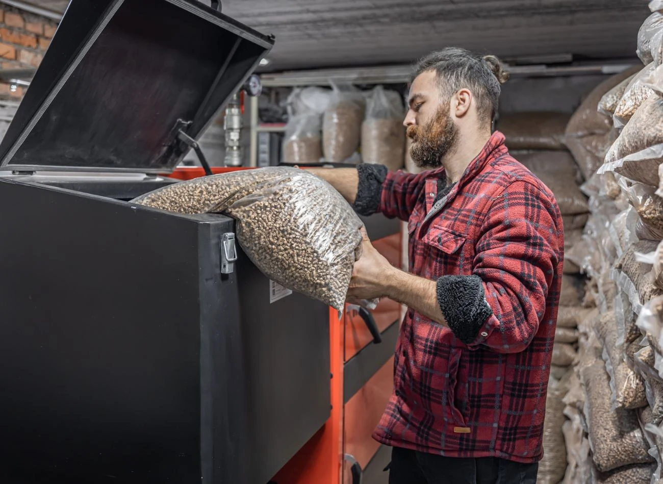 Pellet to paliwo odnawialne, ekogroszek, choć dziś bardzo popularny, za 4 lata będzie paliwem zakazanym.