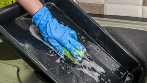 Jak często trzeba czyścić blachę do pieczenia?