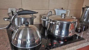 Ile prądu zużywa kuchenka elektryczna? Sprawdź, jak to policzyć.