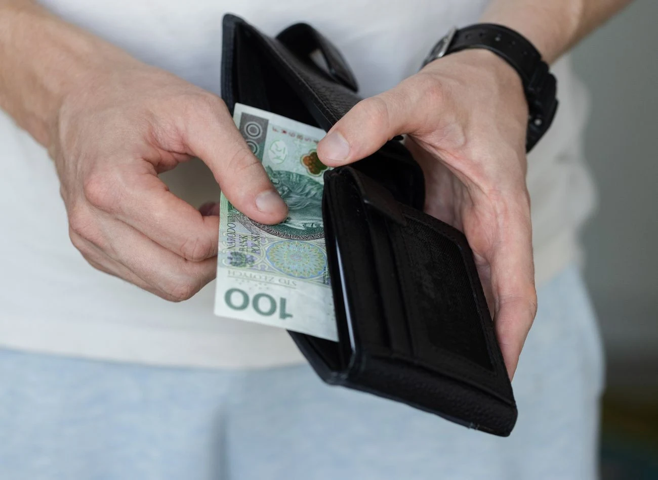 Decyzja o wysokości podatku od nieruchomości jest przekazywana przez gminę.