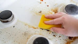 Sprawdź, czym dobrze wyczyścić palniki i ruszt kuchenki gazowej.