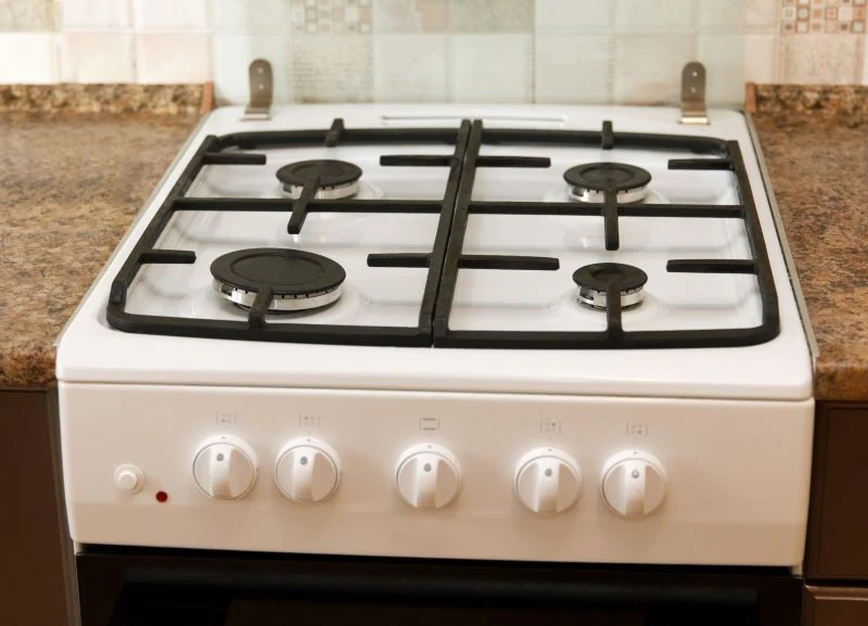 Kuchenka gazowa może być nieskazitelnie czysta nawet bez użycia chemii