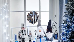 Światełka, sztuczny śnieg, gałązki czy figurka św. Mikołaja na parapecie dodadzą klimatu naszemu wystrojowi