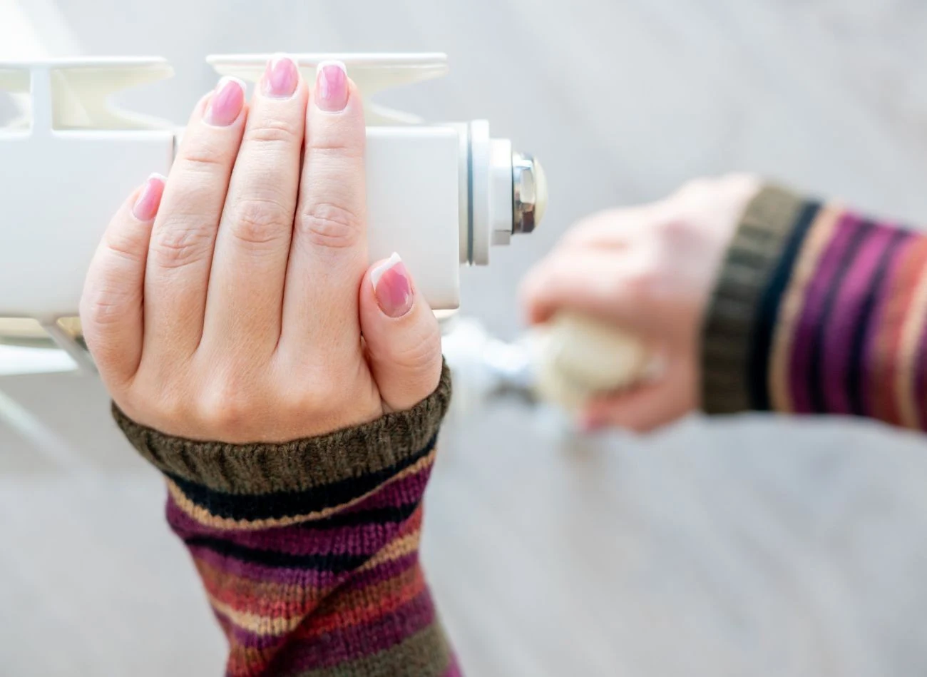 Obniżenie temperatury o stopień nie powoduje dyskomfortu u domowników.