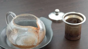 Jak powstaje osad z herbaty i jak go wyczyścić domowym sposobem?