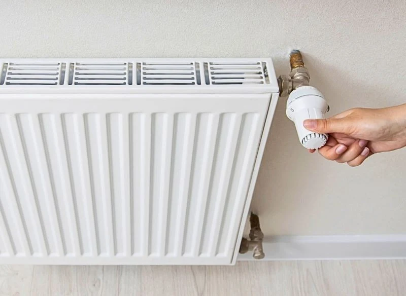 Gdy jedni skręcają grzejniki na zero, inny muszą dogrzewać mocniej, by uzyskać komfortowe warunki cieplne