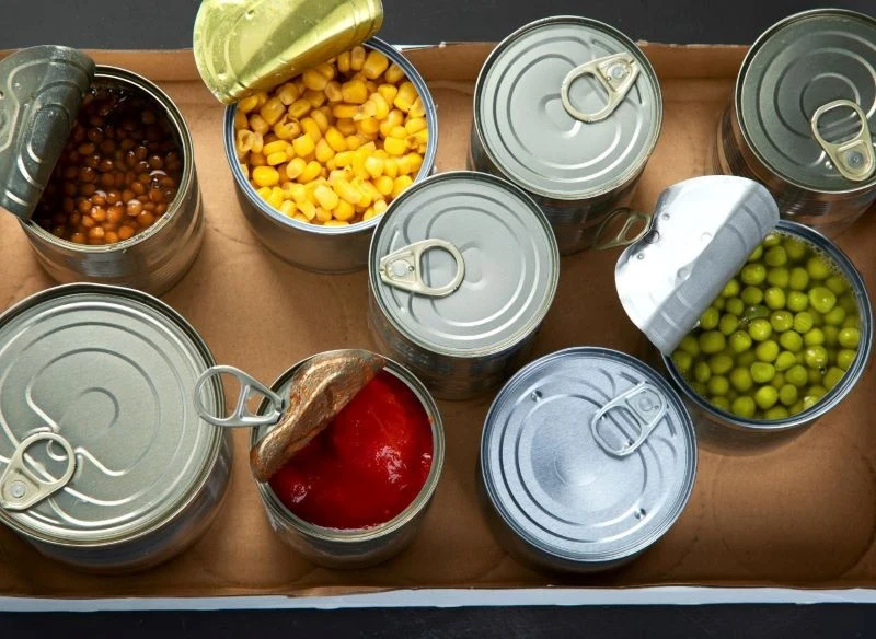 Żywność i przetwory w puszkach są bardzo popularne
