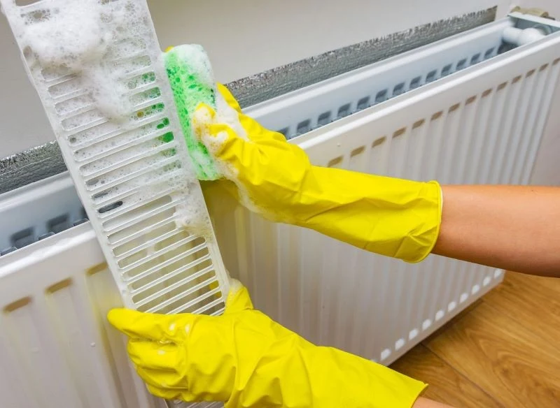 Jeśli w domu są alergicy, grzejniki warto czyścić częściej niż raz w roku