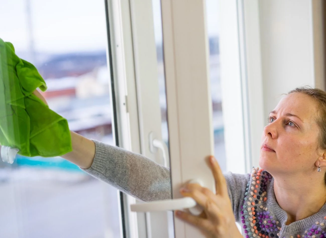 Płyny do mycia okien domowej roboty są skuteczniejsze i bardziej przyjazne dla środowiska.