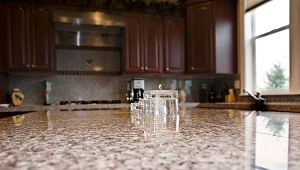 Jak pielęgnować kuchenny blat z granitu?