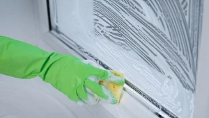 Jak wyczyścić ramy okienne?