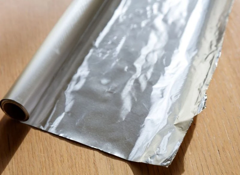 W odstraszeniu myszy z piwnicy pomoże folia aluminiowa