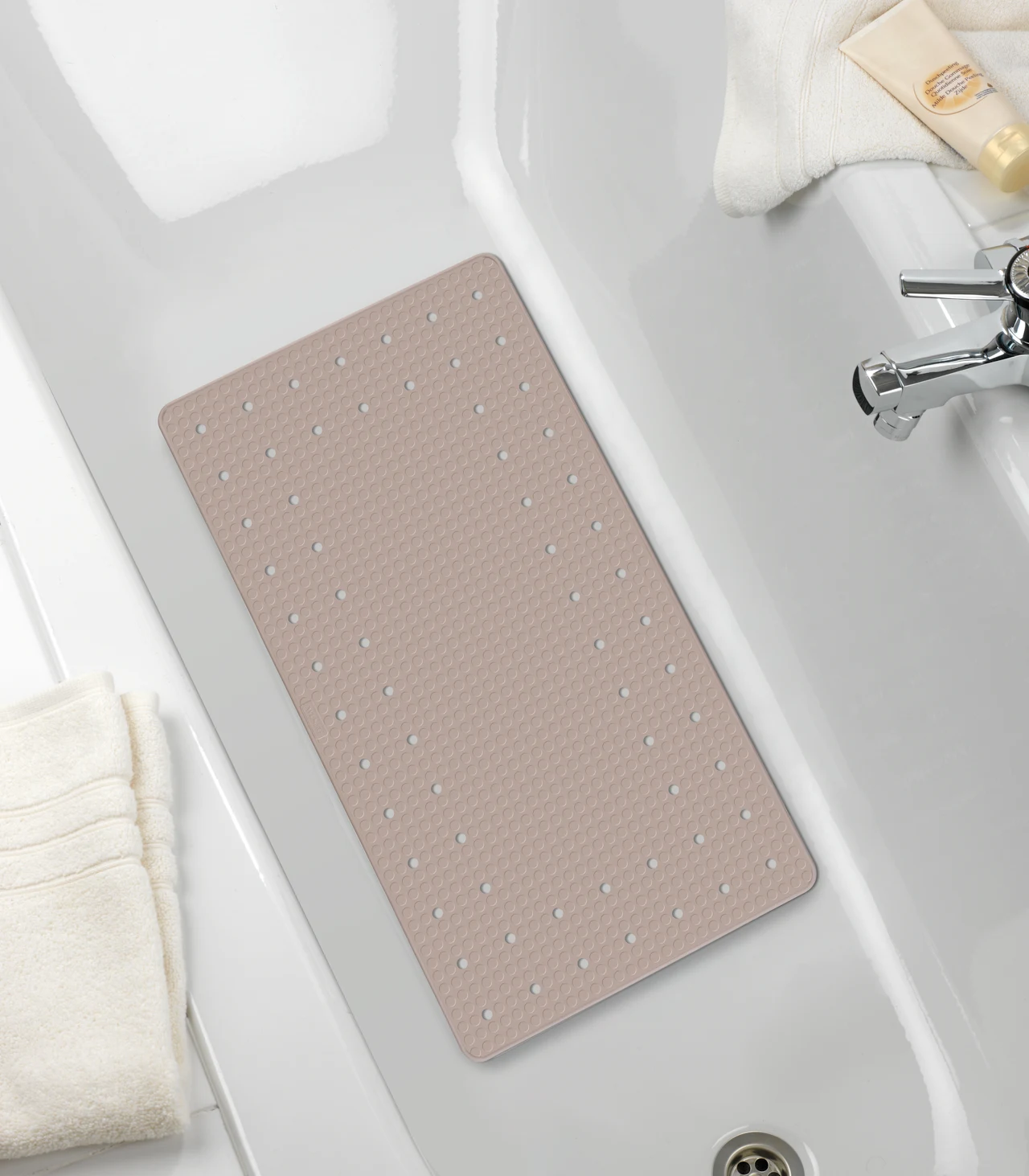 Maty antypoślizgowe zwiększają bezpieczeństwo poruszania się w łazience