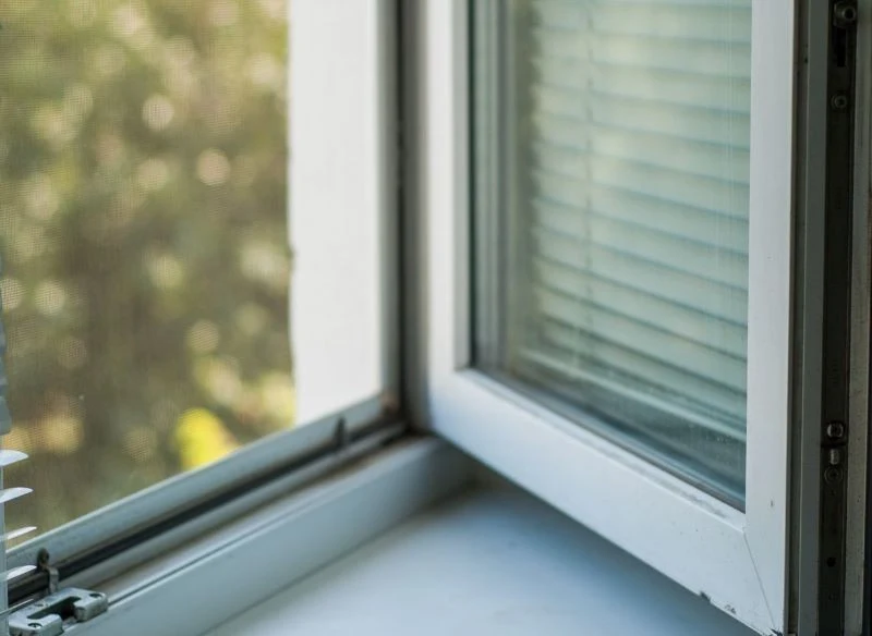 Sposób wietrzenia ma duże znaczenie w poprawie cyrkulacji powietrza oraz wyrównywaniu poziomu wilgotności w pomieszczeniu