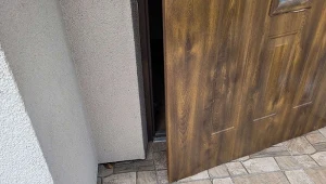 Wystarczy, że do drzwi do domu będą przez jakiś czas uchylone. Myszy szybko wykorzystują takie okazje./Deccori.pl