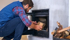Nowy sezon, kolejne obowiązki dla użytkowników pieców i kominków. Jakie wymagania powinny spełniać kominki domowe?