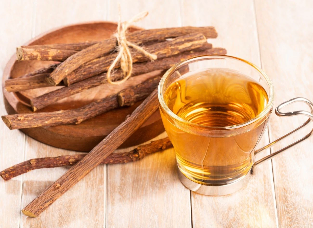 W cukiernictwie wykorzystywany jest korzeń lukrecji, z liści można parzyć herbatę