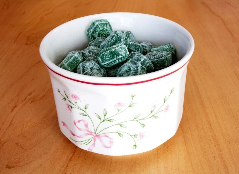 Do zwalczania muszek owocówek wykorzystaj miętowe cukierki