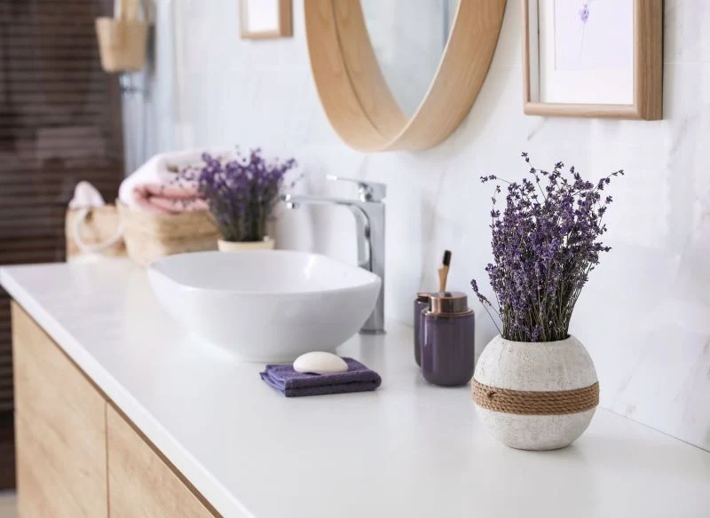 Wygląd łazienki odświeżą ciekawe, niekoniecznie drogie dodatki