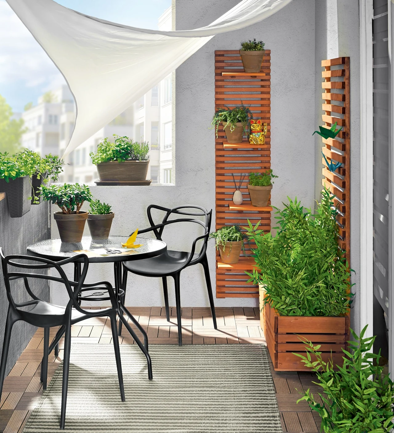 Prostym i skutecznym sposobem na ochronę przed słońcem jest zamontowanie żagla przeciwsłonecznego