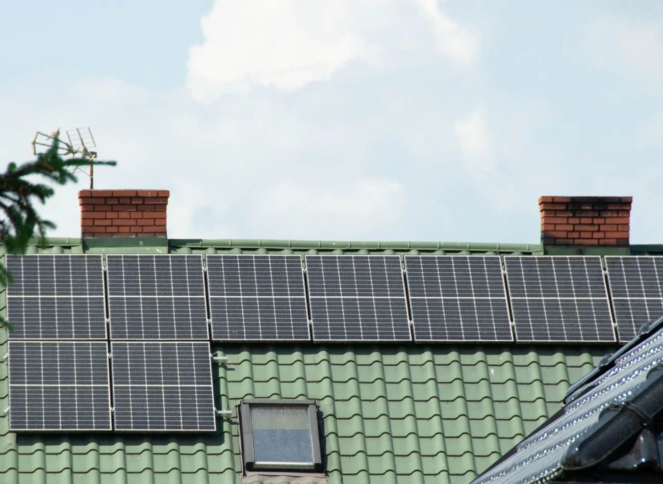 Co zrobić z nadmiarem energii wyprodukowanej przez panele fotowoltaincze