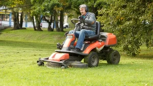 Traktorki-kosiarki to funkcjonalność i komfort w jednym