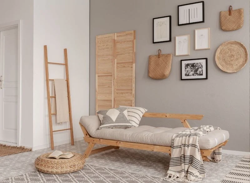 Urządzając mieszkanie w stylu skandynawskim, stawiamy na prostotę