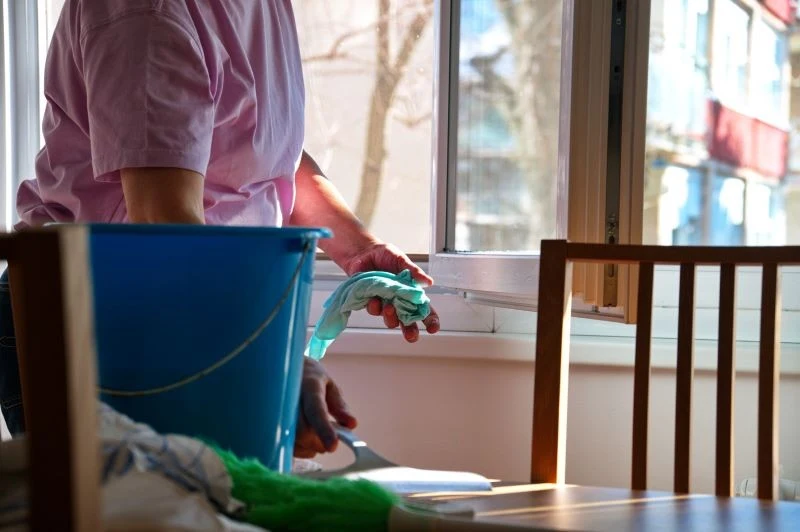 Jaka pora dnia jest najlepsza na mycie okien