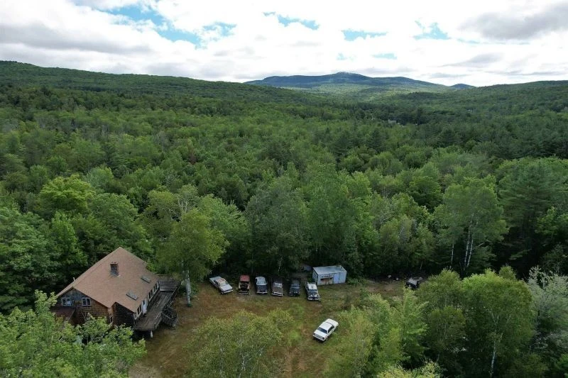 Widok rozpościerający się za domem zabiera dech w piersiach