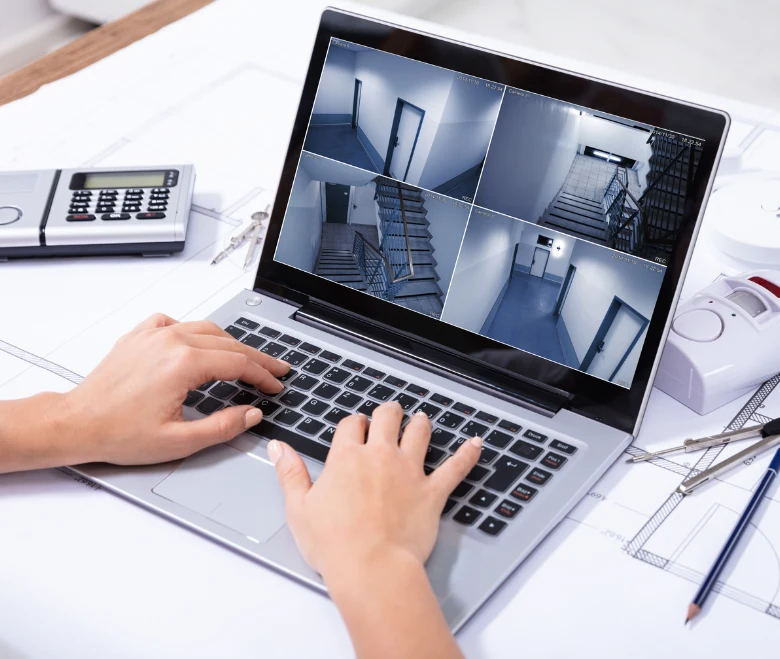 Na montaż kamery przed drzwiami do mieszkania konieczna jest zgoda wspólnoty