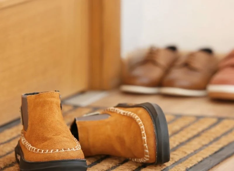 Nie każdy ma ochotę zdejmować buty, gdy odwiedza znajomych w domu