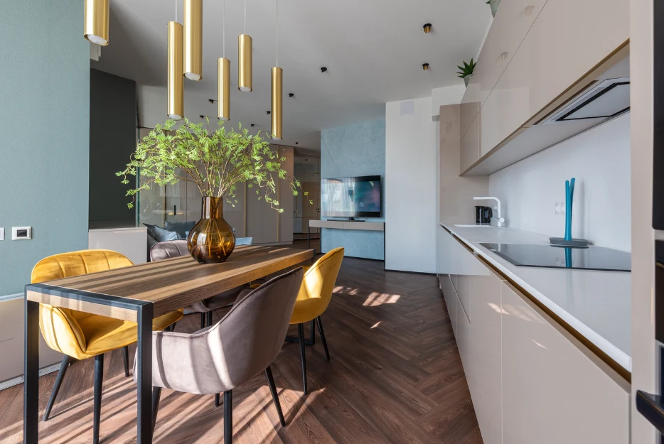 Otwarta kuchnia oferuje też ogromne możliwości aranżacyjne