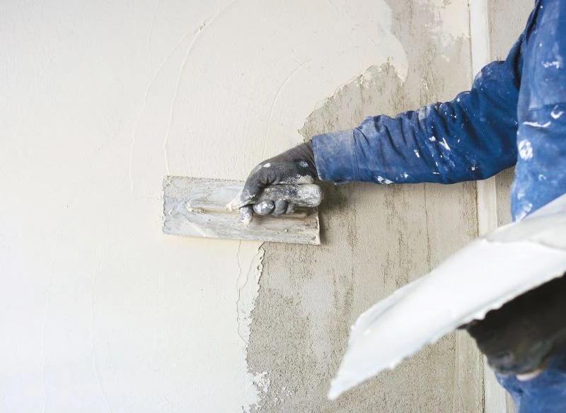 Warto z rozwagą wybierać firmę remontową, aby nie dać się naciągnąć na wygórowane ceny usług