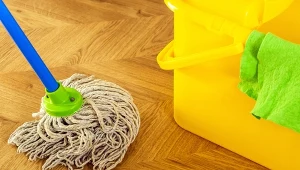 Umyta podłoga śmierdzi gorzej niż po dwóch tygodniach bez czyszczenia? To wina źle upranego mopa!