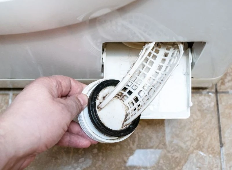 Podczas czyszczenia pamiętajmy o wszystkich elementach pralki