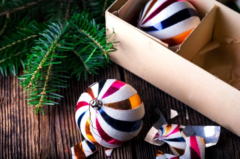 Ozdoby choinkowe trzeba odpowiednio zabezpieczyć, aby się nie potłukły