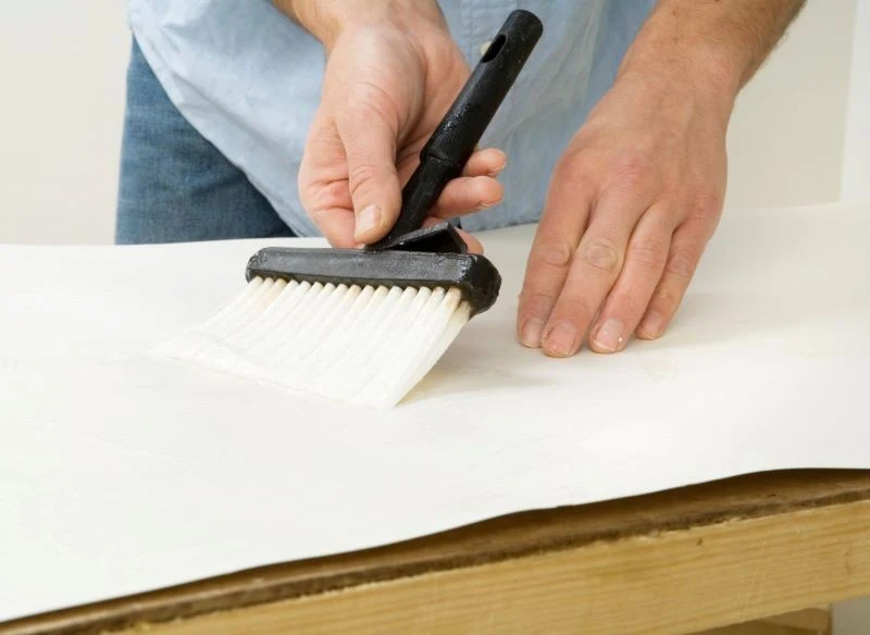 Tapeta nad kominkiem musi być ognioodporna