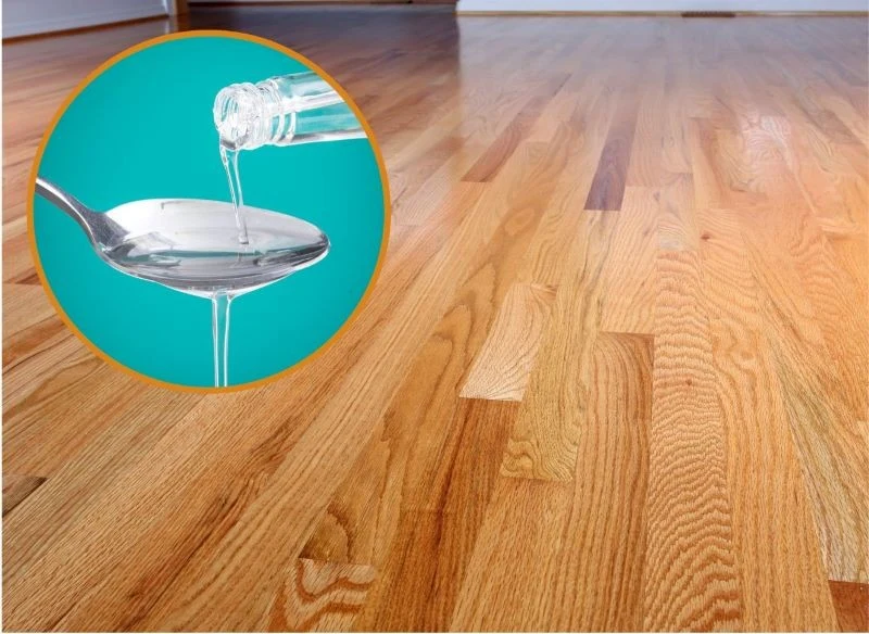 Ocet doskonale myje podłogę i nie pozostawia smug ani cieni