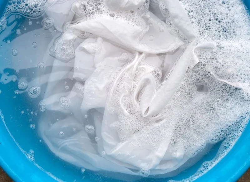 Poznaj najlepsze domowe sposoby na wybielanie firanek