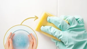 Regularne czyszczenie płytek w łazience zapobiega nagromadzeniu się zabrudzeń.