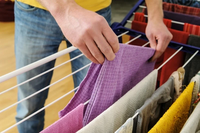 W chłodne i zimowe dni pranie schnie dłużej